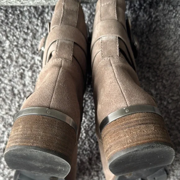 Vince Camuto Brown Ankle Boots Slouchy Design - Picture 7 of 8